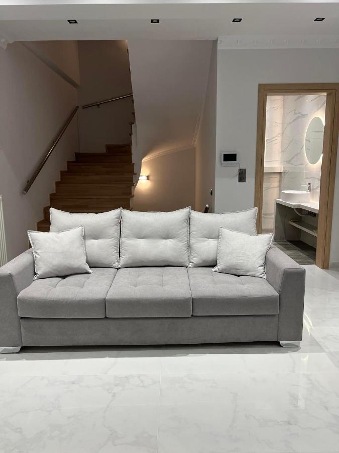 Kontis' Deluxe Furnished Apartment Loutráki Eksteriør billede