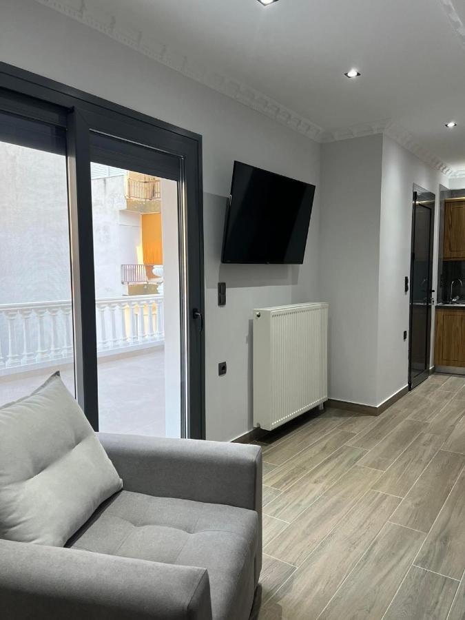 Kontis' Deluxe Furnished Apartment Loutráki Eksteriør billede