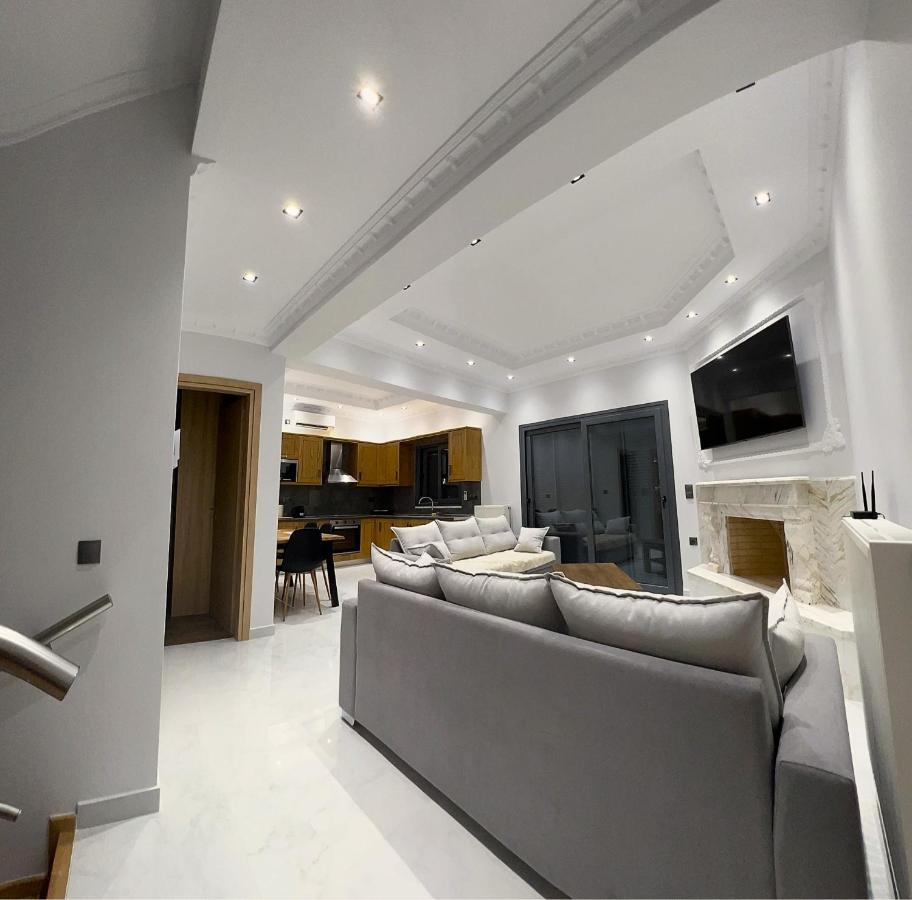 Kontis' Deluxe Furnished Apartment Loutráki Eksteriør billede