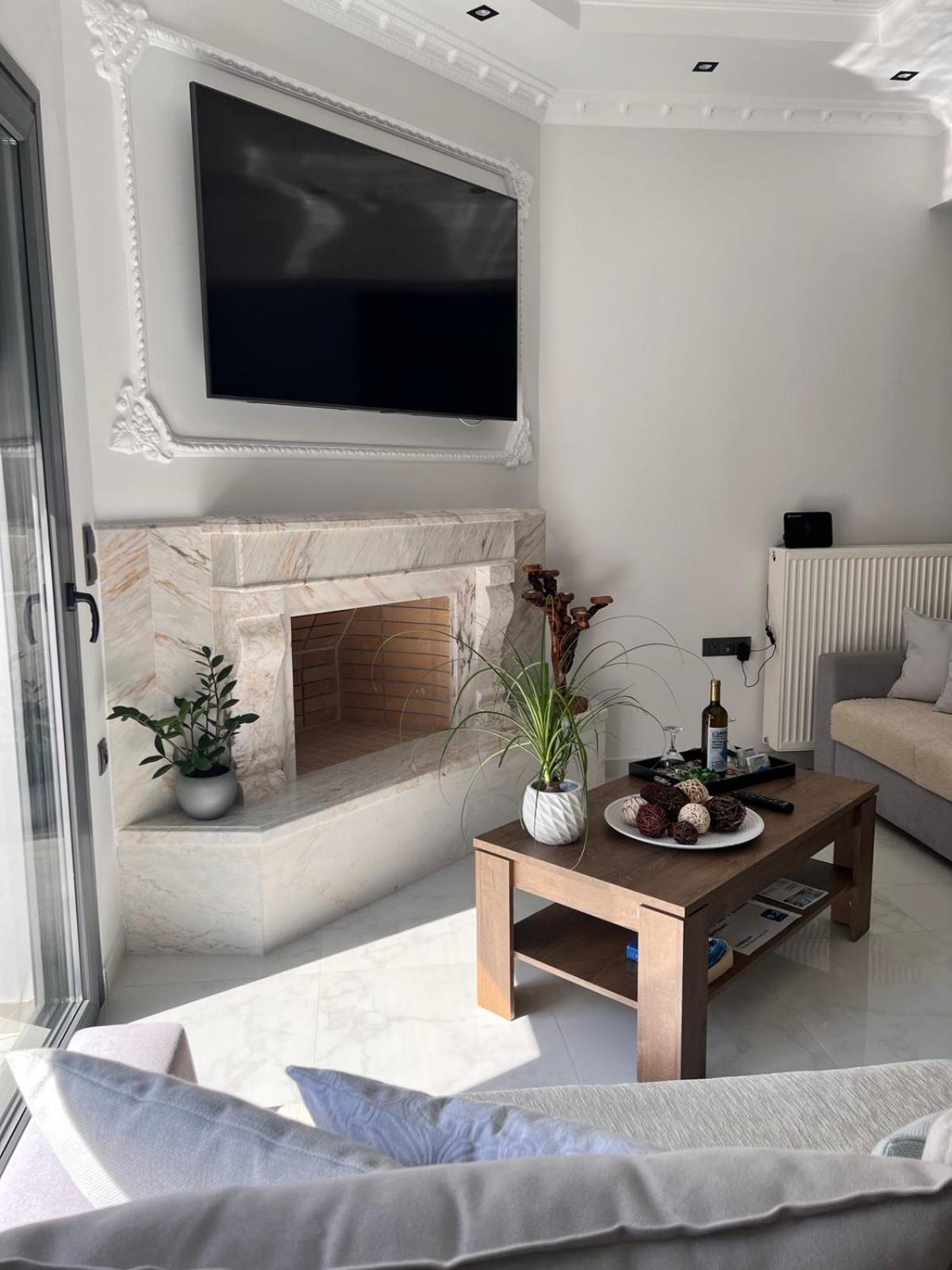 Kontis' Deluxe Furnished Apartment Loutráki Eksteriør billede