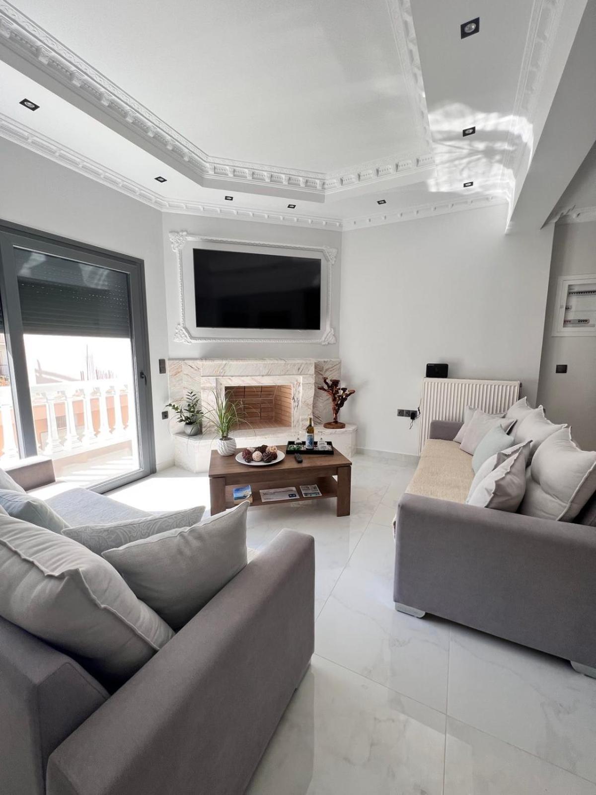 Kontis' Deluxe Furnished Apartment Loutráki Eksteriør billede