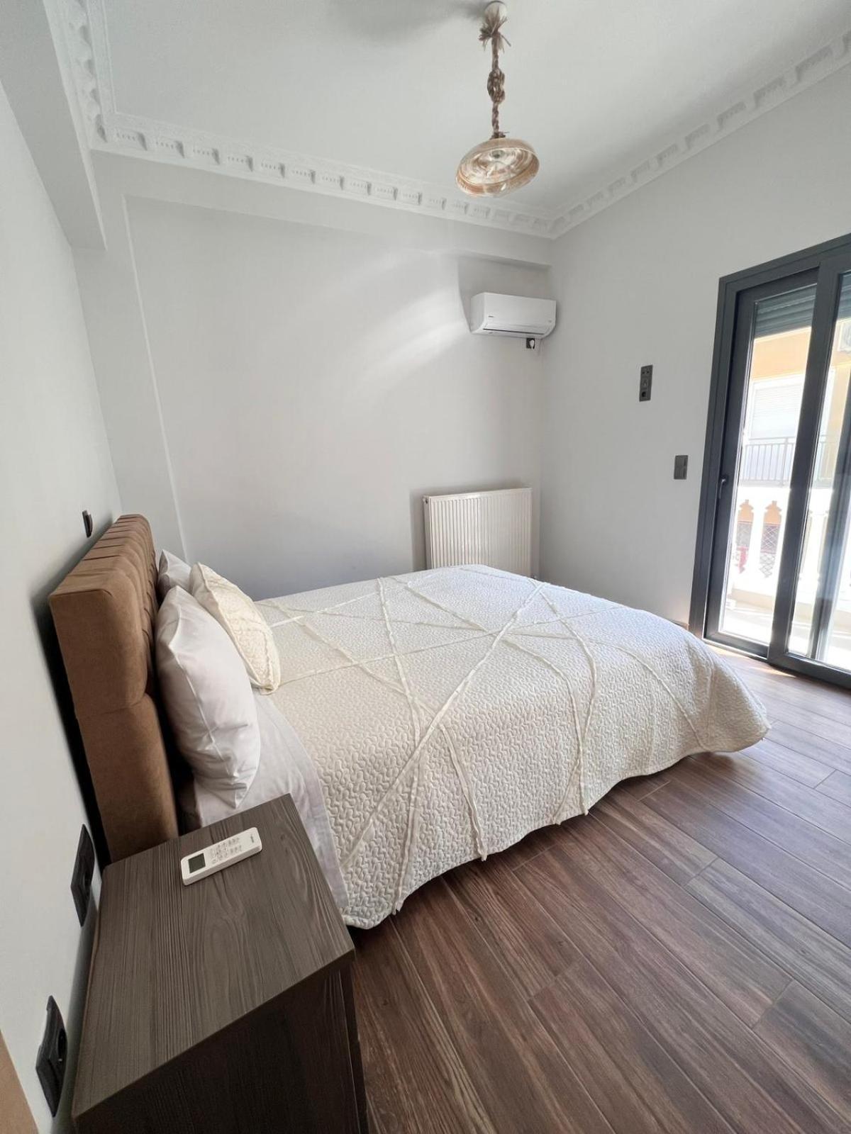 Kontis' Deluxe Furnished Apartment Loutráki Eksteriør billede