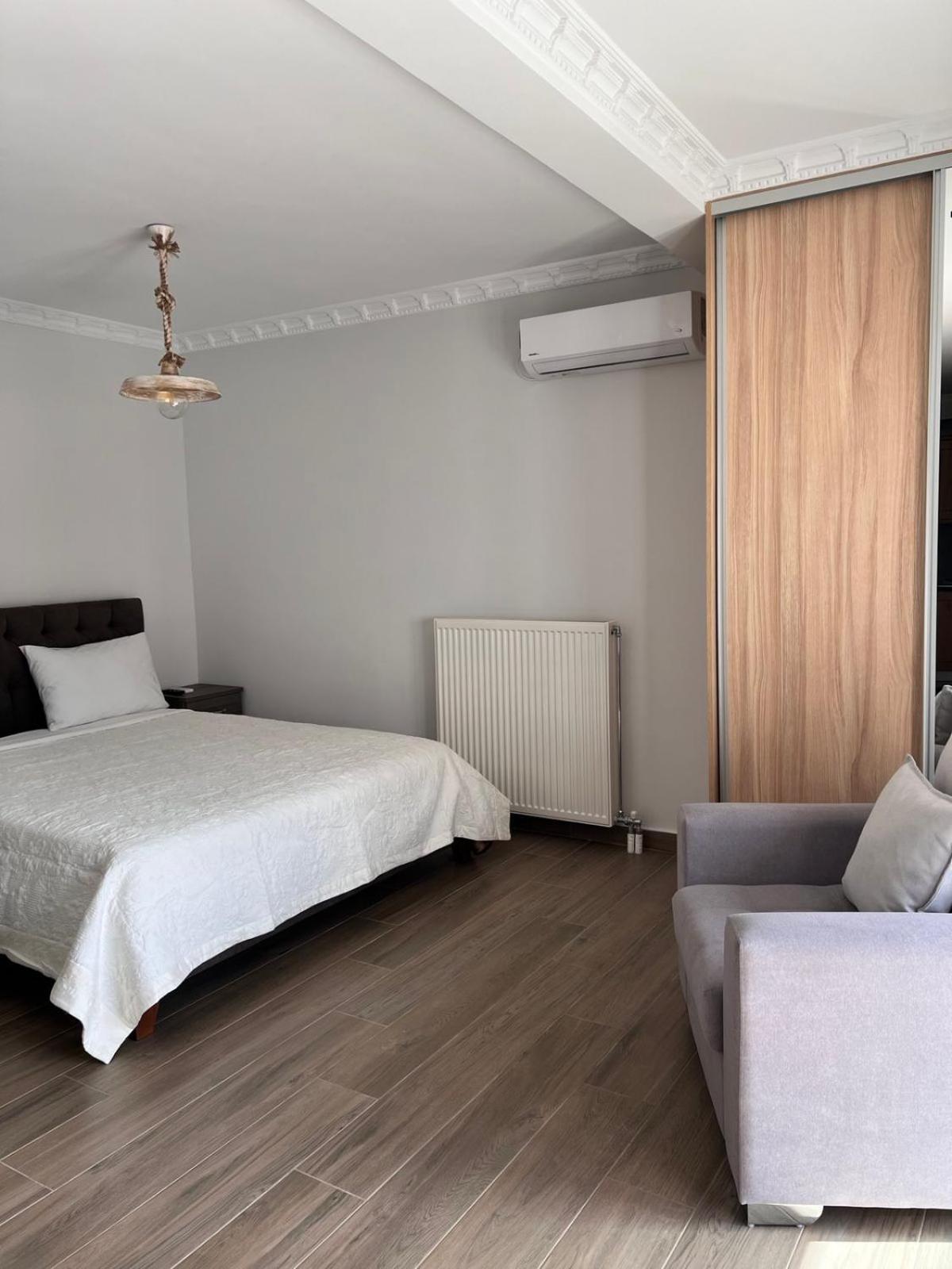 Kontis' Deluxe Furnished Apartment Loutráki Eksteriør billede