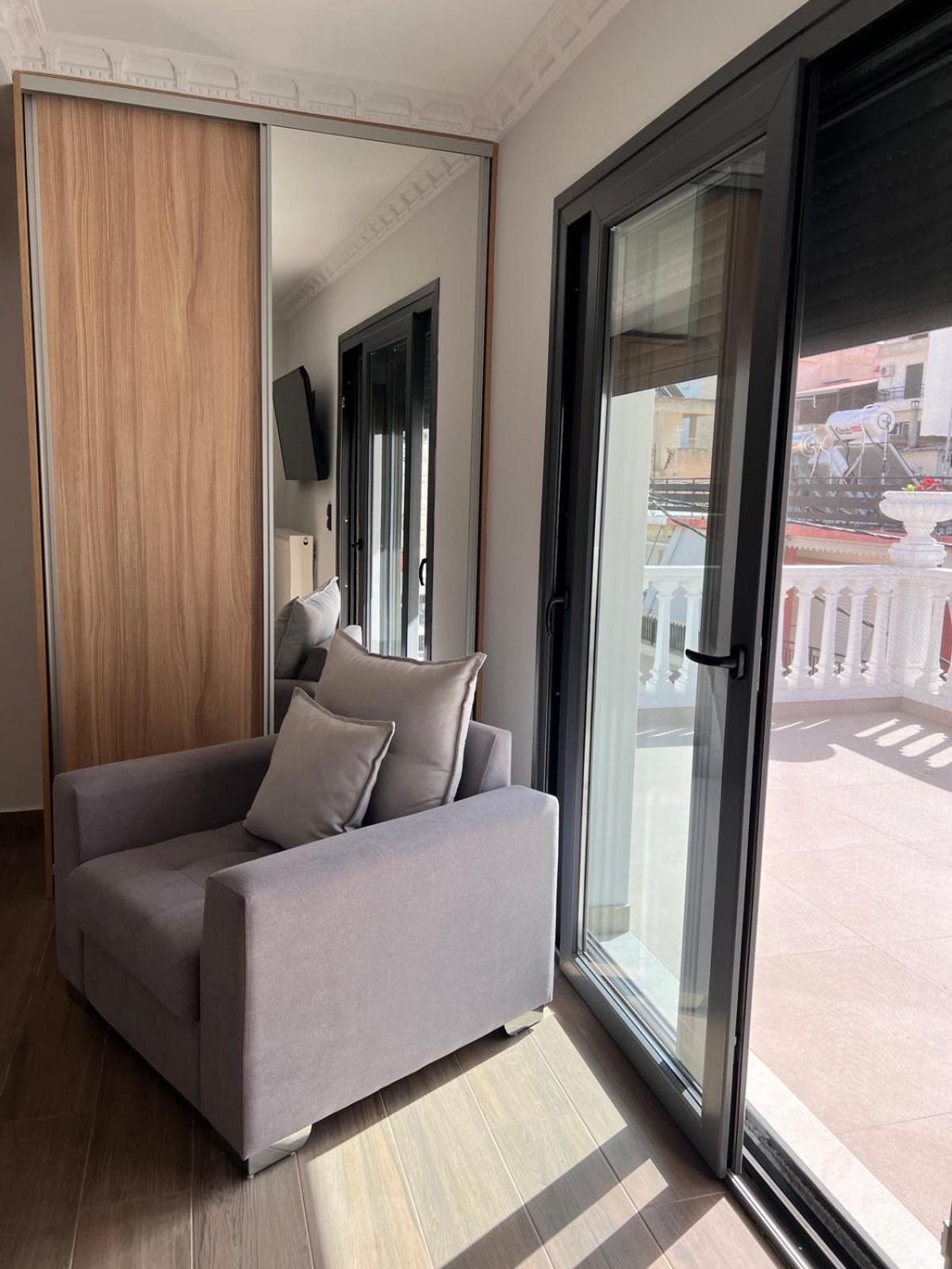 Kontis' Deluxe Furnished Apartment Loutráki Eksteriør billede