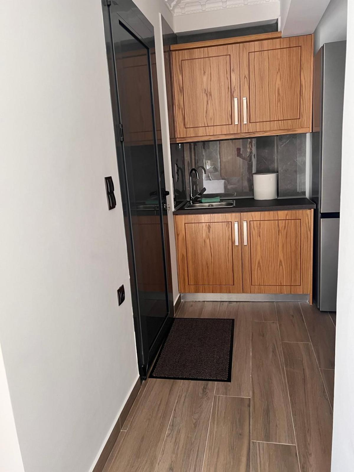 Kontis' Deluxe Furnished Apartment Loutráki Eksteriør billede